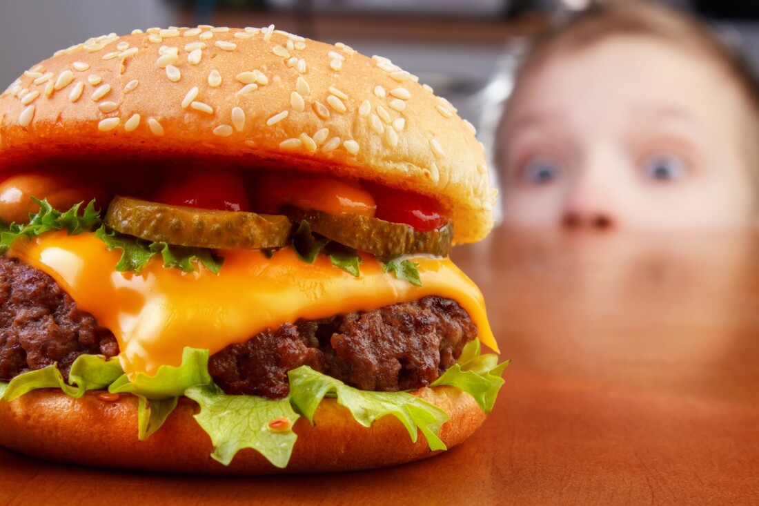 Childhood obesity Newman Howlett Burton 2014 Journal of Business Research Fast Food McDonald's